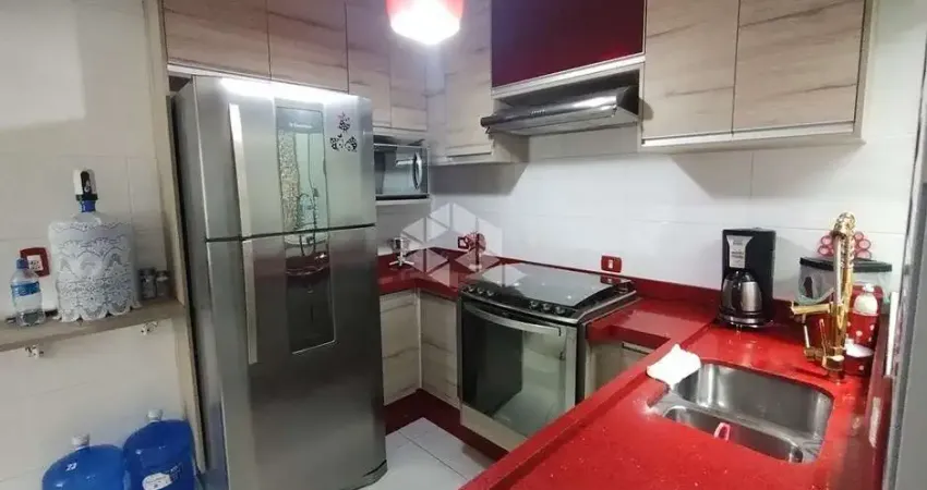 Casa de condomínio 02 suítes com armários, cozinha planejada, churrasqueira privativa, 01 vaga fixa
