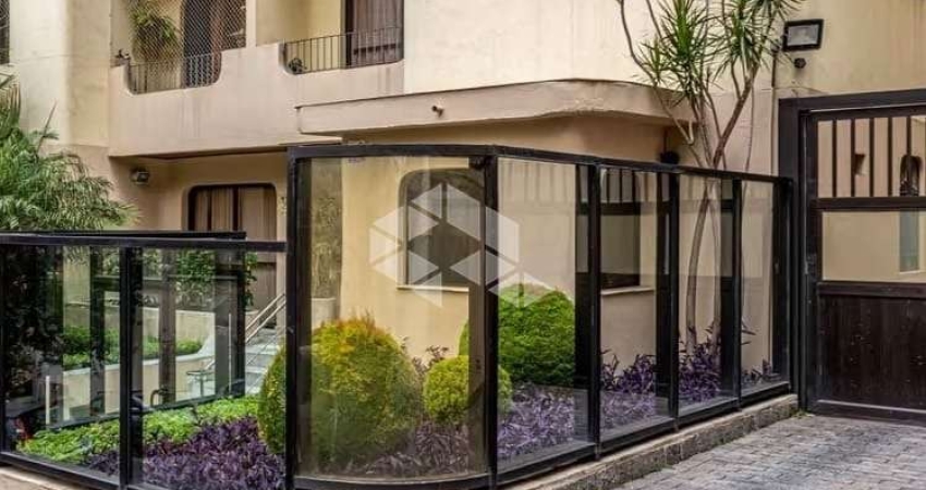 Apartamento à Venda em Santana com 2 Quartos (1 Suíte), vaga e Sacada