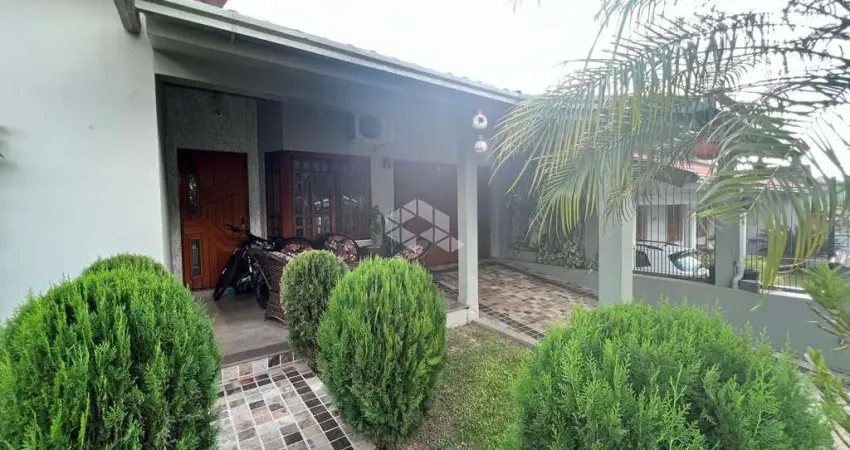 Casa com 03 dormitórios, sendo uma suíte, à venda no Bairro São Cristóvão em Lajeado