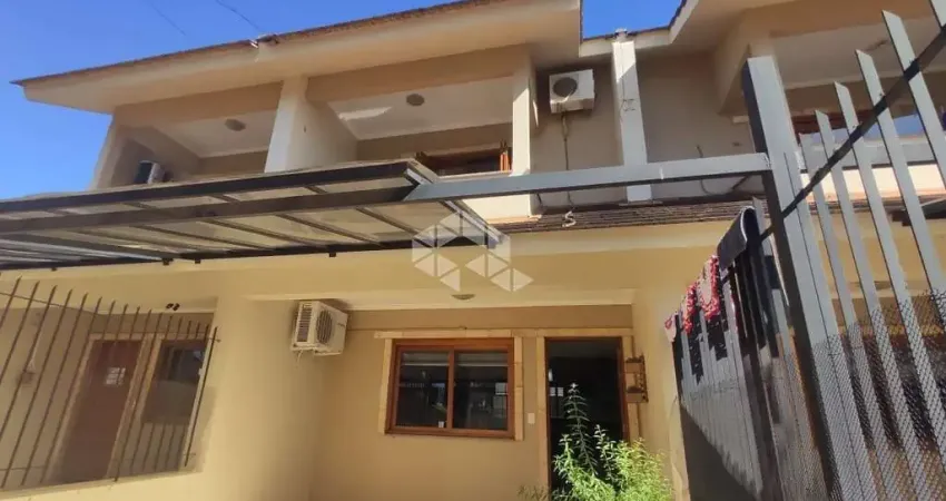 Sobrado geminado semimobiliado com 2 dormitórios a venda e/ou locação no bairro Moinhos D'Água em Lajeado/RS