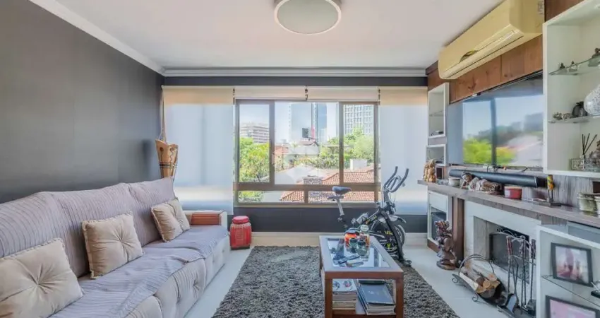 Apartamento com 3 dormitórios e 3 vagas no Petrópolis