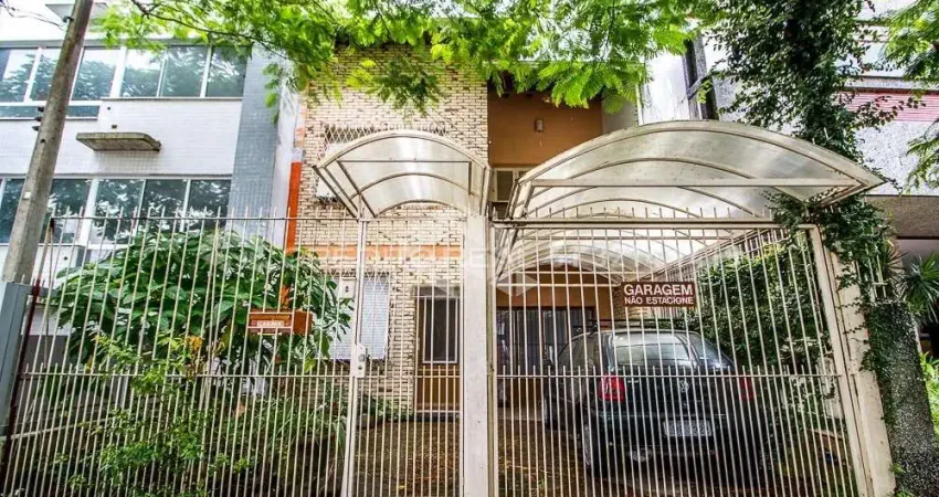 Casa com 3 quartos à venda na Avenida Taquara, 428, Petrópolis, Porto Alegre