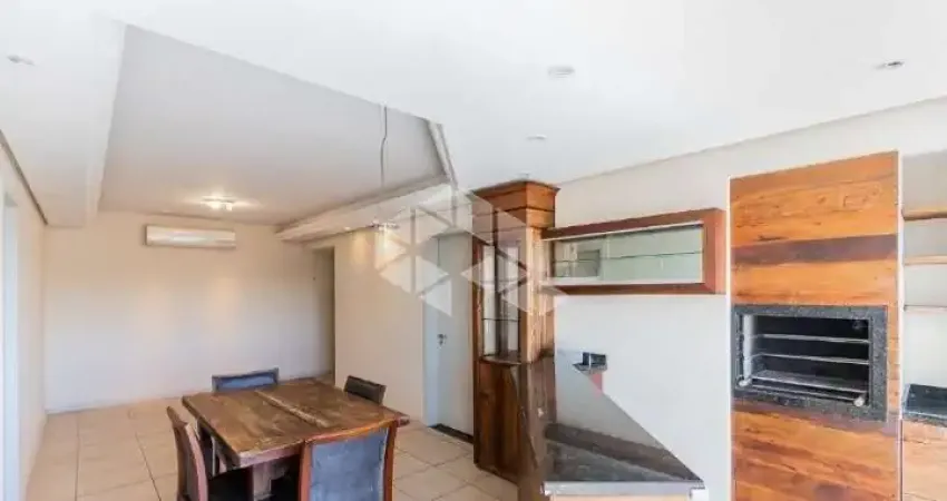 Apartamento 3 dormitórios com 1 suíte e 2 vagas no Petrópolis