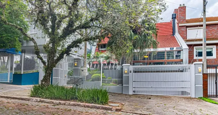 Casa com 3 quartos à venda na Rua João Paetzel, 632, Chácara das Pedras, Porto Alegre