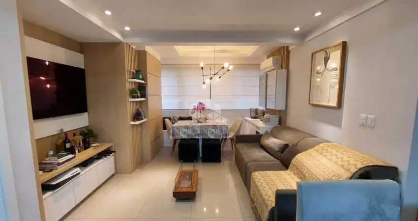 Apartamento 2 dormitórios reformado e muito bem localizado no bairro Petrópolis!