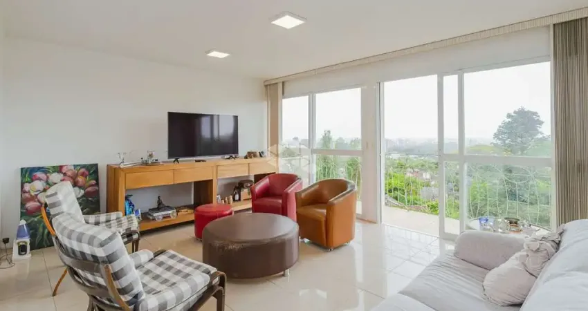 Apartamento de 3 dorm, em frente ao Colégio Farroupilha.