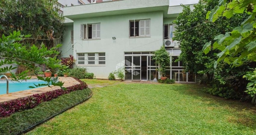 Casa com 3 quartos à venda na Rua Dário Pederneiras, 291, Petrópolis, Porto Alegre