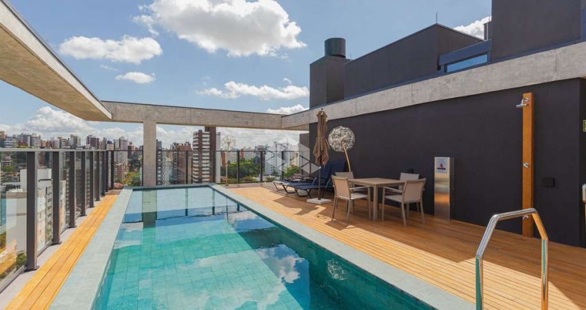 Espetacular apartamento de 3 dormitórios em andar alto em Petrópolis e com vista definitiva