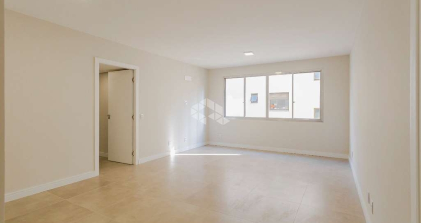 Apartamento à venda no Auxiliadora com 3 dormitórios (1 suíte)