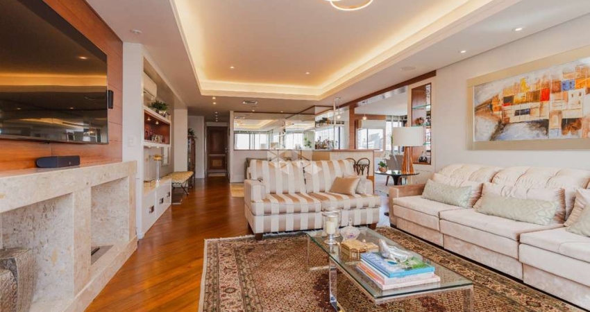 Belíssimo apartamento com vista encantadora para o Parcão, no desejado bairro Moinhos de Vento.