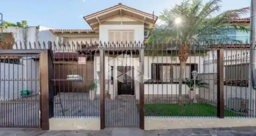 Casa com 5 dormitórios e excelente área de lazer em ótima localização no Jardim Itu.