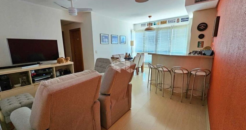 Apartamento de 2 dormitórios, suíte, closet, churrasqueira e 2 vagas