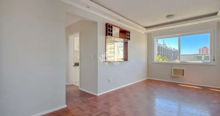 Sol perfeito, vista livre, localização privilegiada, infraestrutura completa e baixo custo condominial - o combo ideal para viver bem no menino deus.