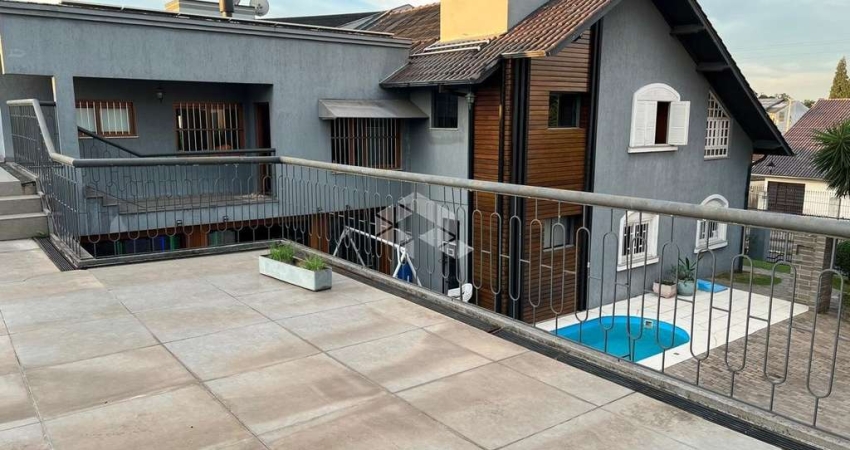 Sobrado 3 suítes, 600 m² construído, piscina aquecida, 2 vagas de garagens, Nossa senhora das Graças
