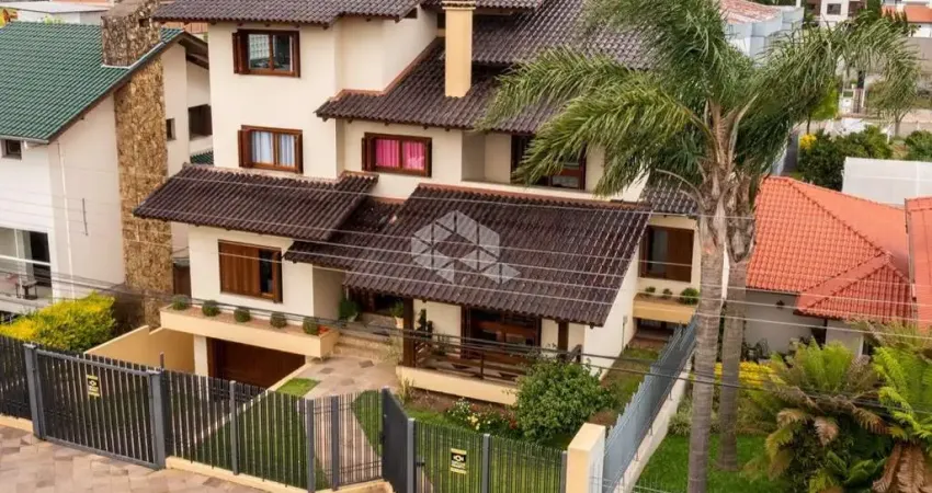 Casa com 4 quartos à venda na Rua Coronel Pena de Moraes, 274, São Luiz, Farroupilha