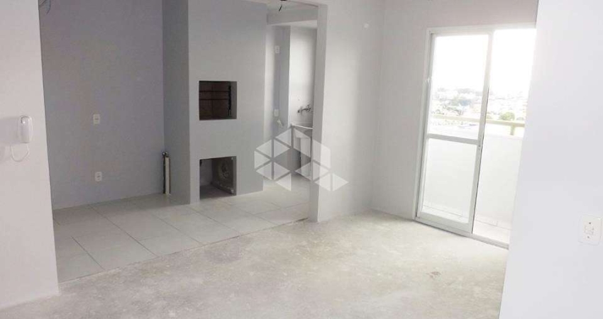 Apartamento com 03 dormitórios, sacada e churrasqueira com 2 vagas em Caxias do Sul