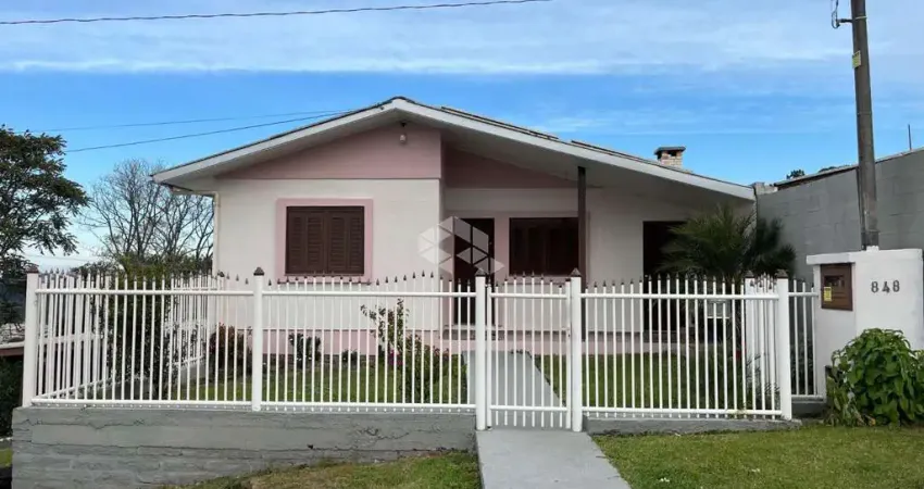 Casa com 03 dormitórios no bairro monte pasqual em farroupilha