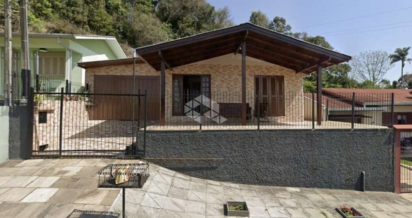Casa com 3 quartos à venda na José Maioli, 178, Monte Pasqual, Farroupilha