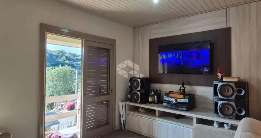 Casa com 140m2 de área privativa, localizada no Bairro Primeiro De Maio em Farroupilha RS
