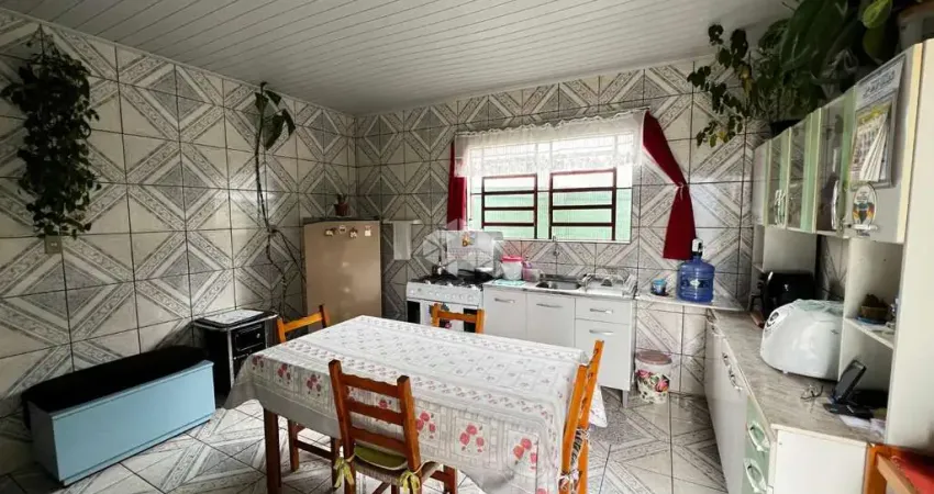 Casa de esquina com amplo terreno bem localizada, no bairro belvedere