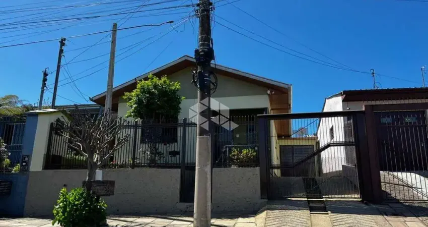 Casa com 3 quartos à venda na Eugênio Valentini, 345, Cinquentenário, Farroupilha