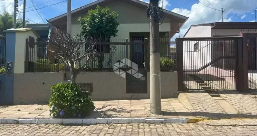 Casa com 3 quartos à venda na Rua Eugênio Valentini, 345, Cinquentenário, Farroupilha