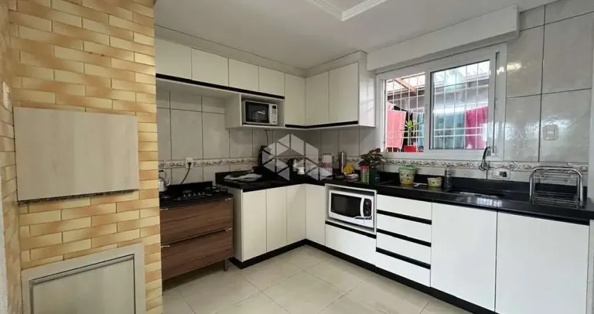 Casa sobrado com 2 dormitórios, no bairro 1º de maio em farroupilha