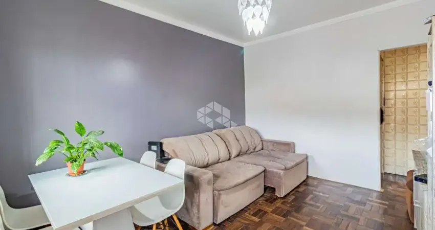 credito real vende CASA  de 3 quartos e vagas de garagem no bairro Passo da Areia em Porto Alegre - RS.
