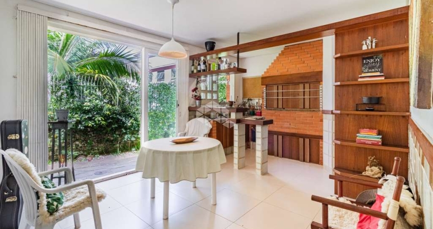 Casa comercial/residencial à venda, 3 dormitórios sendo 1 suíte, 4 vagas,  no bairro Auxiliadora - Porto Alegre/RS