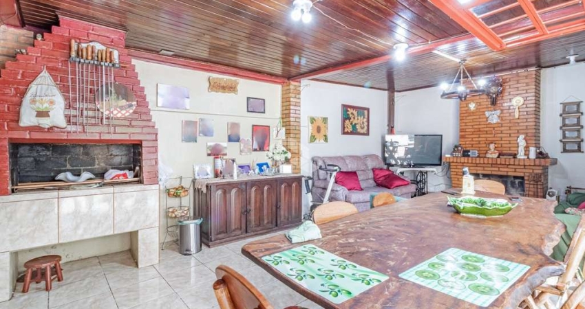 A venda casa, 5 dormitórios, 2 vagas de garagem, no bairro São João, em Porto Alegre/RS.