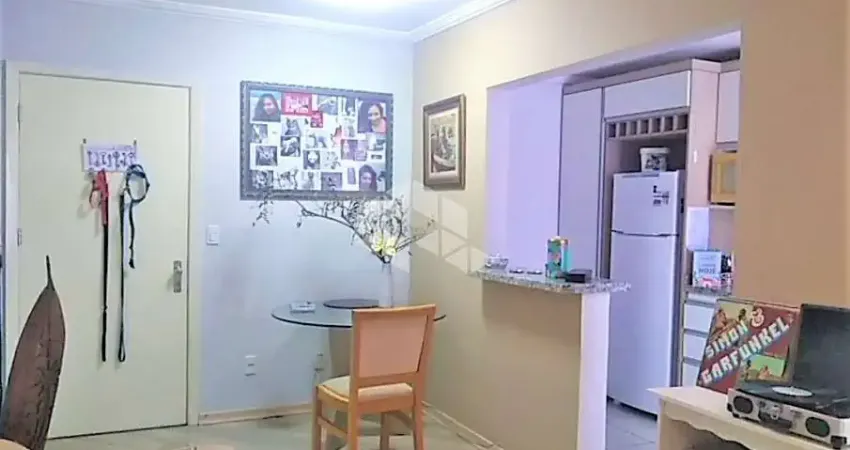 Apartamento 1 dormitório com pátio  para venda no bairro São João