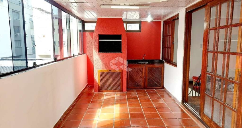 Apartamento à venda com 02 quartos na Avenida Ijuí no bairro Petrópolis em Porto Alegre / RS.