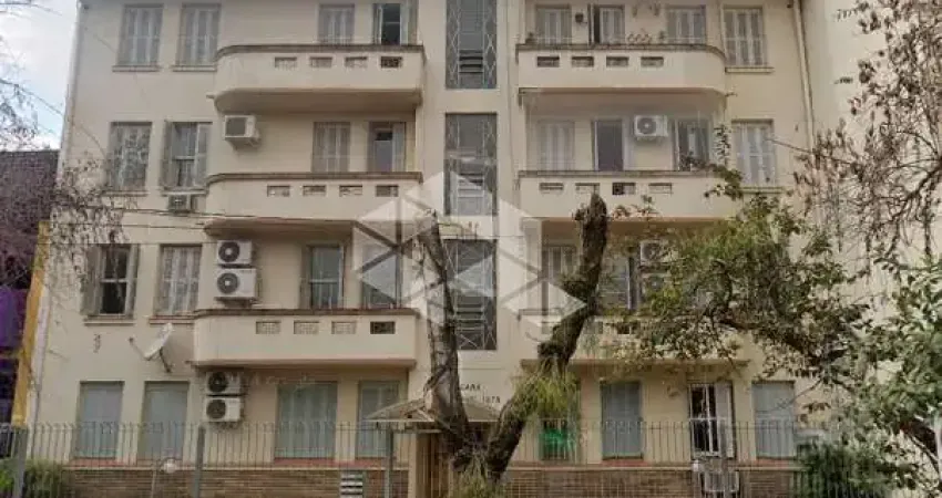 Apartamento à venda com 3 dormitórios, 02 banheiros no bairro São João - Porto Alegre
