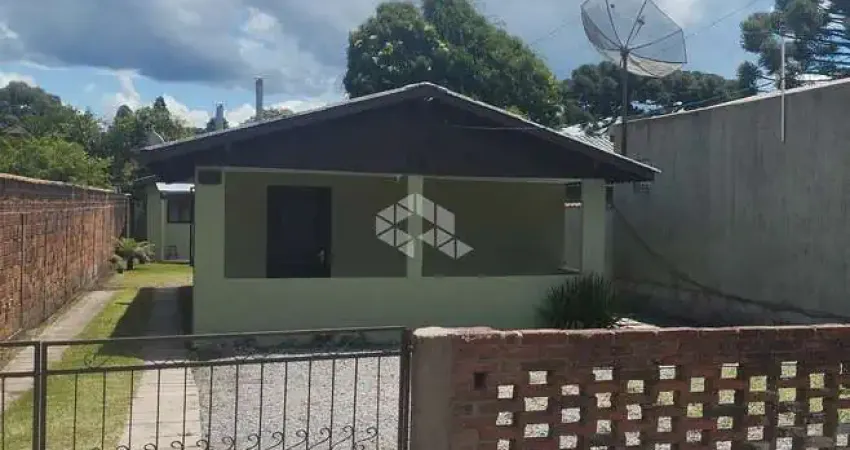 Casa à venda, 2 casas, 4 quartos, 4 vagas de garagem com 128 m² em Canela - RS