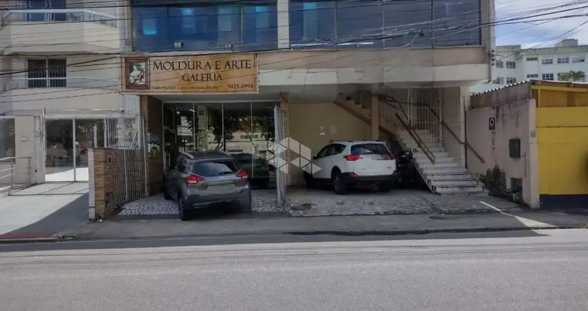 CASA COMERCIAL COM 153,99 m² NO CENTRO DE FLORIANÓPOLIS