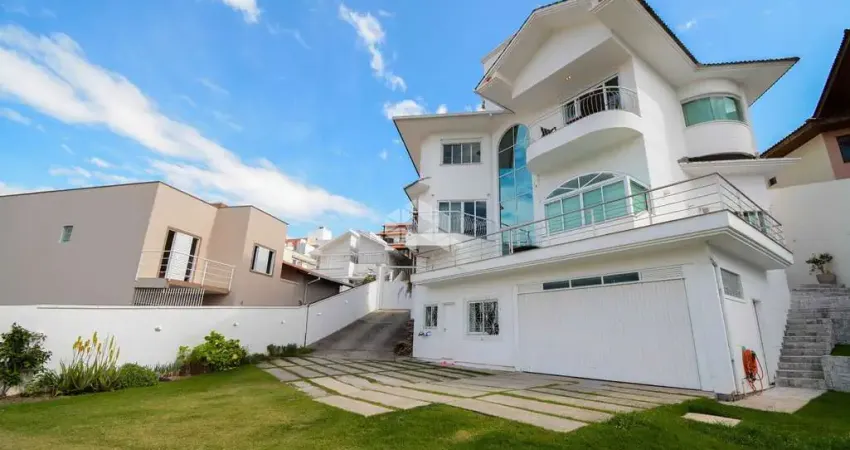 Casa residencial mobiliada com 4 suítes, sendo 2 suítes master com closet A Venda - Carvoeira, Florianópolis SC