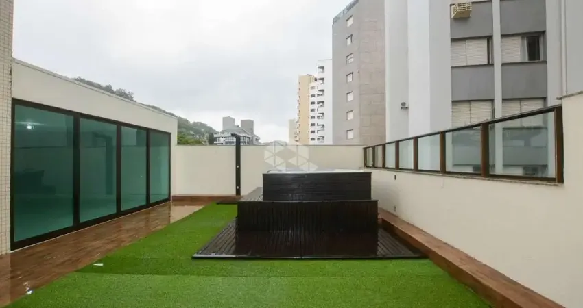 Apartamento espaçoso com ofurô e terraço a 1 quadra da beira-mar norte