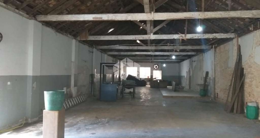 Galpão industrial com 385,28 m²,  com viabilidade para prédio comercial - Centro