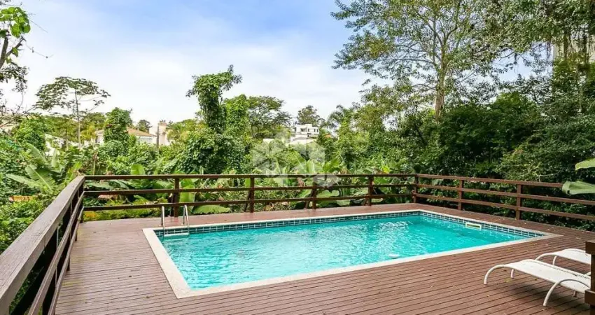 APARTAMENTO TRIPLEX MOBILIADO  COM 4 DORMITORIOS SENDO 2 SUÍTES LAGOA DA CONCEIÇÃO