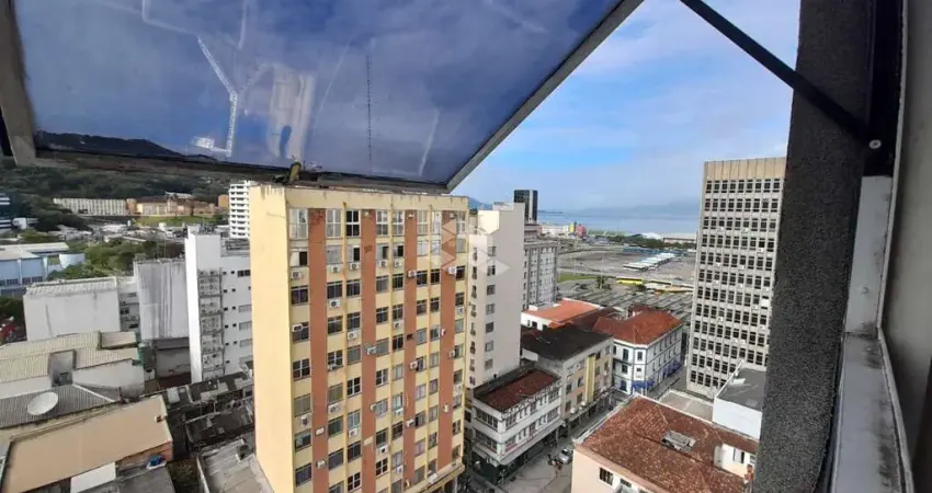 SALA COMERCIAL COM 47,55 m² NO CENTRO DE FLORIANÓPOLIS/SC.