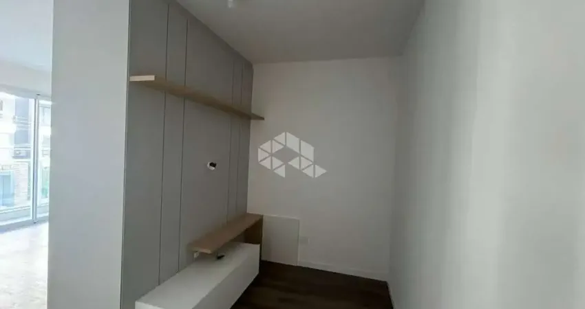 STUDIO COM 1 VAGA DE GARAGEM NO CENTRO DE FLORIANÓPOLIS/SC