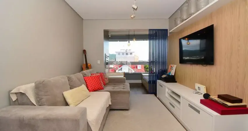 APARTAMENTO SEMIMOBILIADO COM 3 QUARTOS SENDO 1 SUÍTE  2 VAGAS E VISTA PANORÂMICA NO ITACORUBI FLORIANÓPOLIS