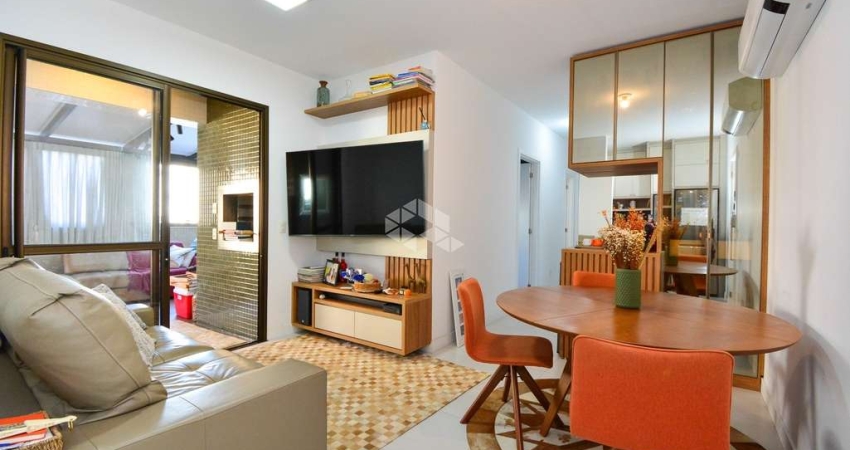 APARTAMENTO GARDEN COM 2 QUARTOS 1 SUÍTE 2 VAGAS SEMIMOBILIADO E VISTA PANORÂMICA NO ESTREITO FLORIANÓPOLIS