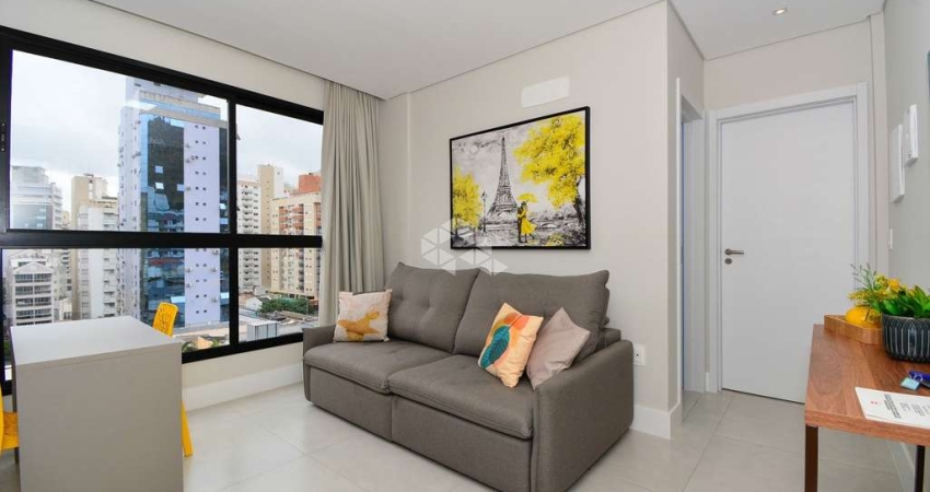STUDIO MOBILIADO COM 1 QUARTO E 1 VAGA DE GARAGEM NO CENTRO DE FLORIANÓPOLIS