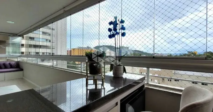 APARTAMENTO COM 3 QUARTOS SENDO 1 SUÍTE E ÁREA DE LAZER COMPLETA NO ITACORUBI EM FLORIANÓPOLIS