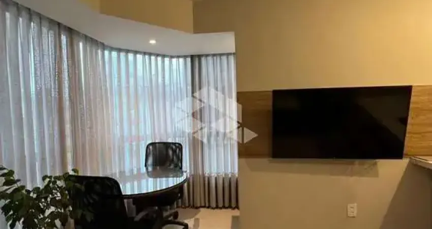FLAT MOBILIADO 1 DORMITÓRIO COM SACADA REFORMADO E VAGA NO CENTRO DE FLORIANÓPOLIS
