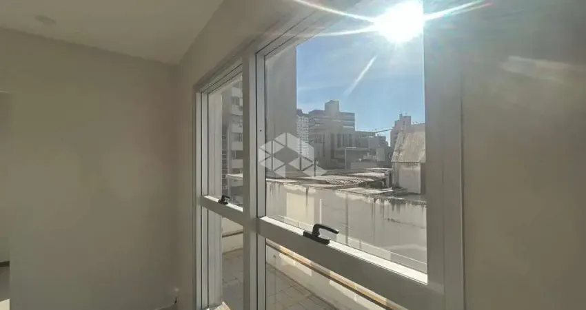 SALA COMERCIAL NO CENTRO DE FLORIANÓPOLIS COM VAGA PRIVATIVA E EXCELENTE ESTRUTURA PARA SEU NEGÓCIO