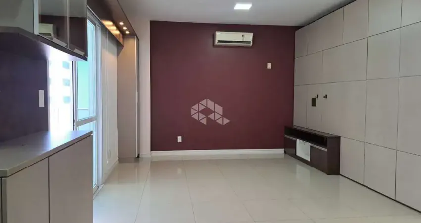 COBERTURA COM 2 QUARTOS SENDO 1 SUÍTE COM SACADA GOURMET E 2 VAGAS NO ITACORUBI EM CONDOMÍNIO COMPLETO