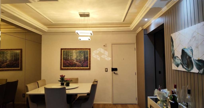 APARTAMENTO SEMIMOBILIADO COM 3 QUARTOS 1 SUITE E VAGA DE GARAGEM NO CENTRO DE FLORIANÓPOLIS