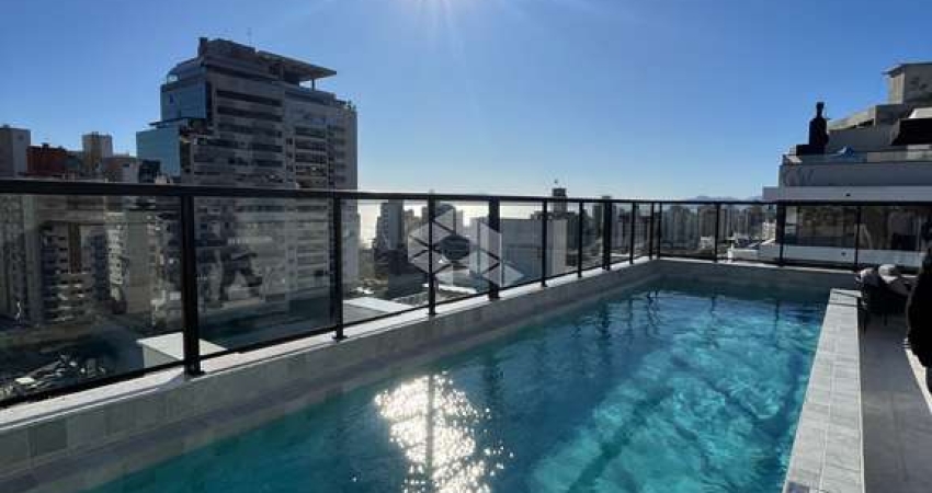 STUDIO COM VISTA PANORÂMICA E LAZER COMPLETO NO CENTRO DE FLORIANÓPOLIS